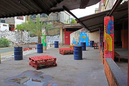 After the Black July Riots of 1983 the Rio complex lay abandoned until 2014. It has since been used for sporadic cultural events, including Pettah Interchange, for which the wall drawings and paintings seen here were made. Colomboscope is the first exhibition to make use of the entire space, including all of Rio’s hotel rooms.