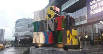 “Kostantiniyye” Sculpture Removed in Istanbul