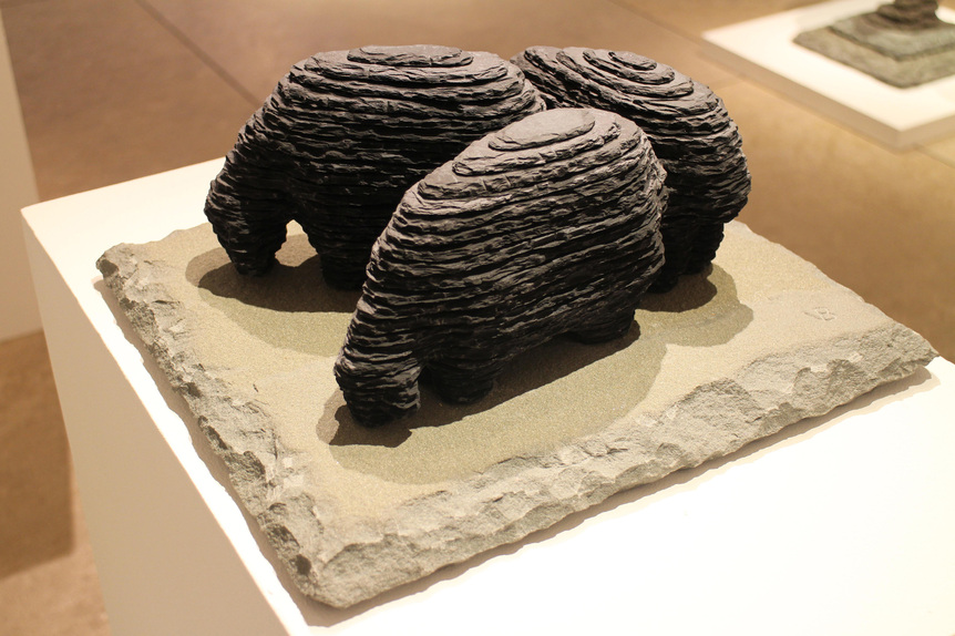 BOAZ VAADIA, 3 Grazing Sheep, 2014, slate and bluestone, 15.2 × 38.1 × 34.3 cm. Courtesy Connaught Brown, London.