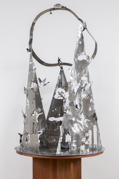 SETSUKO ONO, Acropolis Down Under and Rising Moon, 2015, steel, 115.8 × 76.2 × 76.2 cm. Photo by Chan Chao. Courtesy the artist.