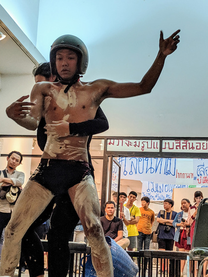 Photo documentation of LANYIM THEATRE’s live performance Poiser, 13–16 August, 2019, at the exhibition ”Never Again: Seize, Trample, Repeat, Change,” Chiang Mai University Art Center, 2019.