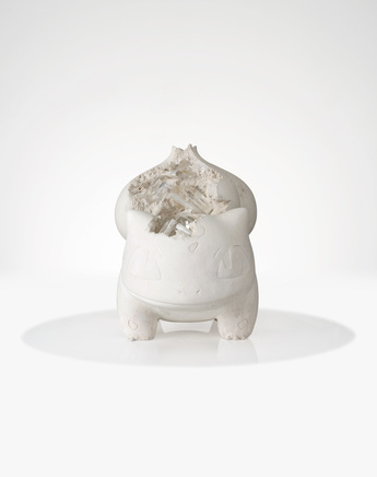 DANIEL ARSHAM and POKÉMON, Bulbasaur (White), 2020, selenite and clear quartz with aluminium oxide base, plaster, 50.8 × 43.2 × 68.6 cm. Copyright the artist and Pokémon. Registered trademark Nintendo. Courtesy Nanzuka.